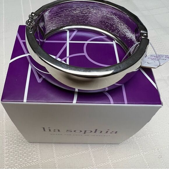 Lia Sophia On The Town Hinged Bangle Bracelet NWT🏷 - Picture 7 of 10